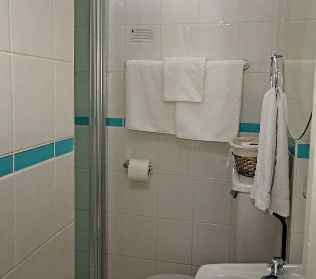 Pine Lodge Guest House