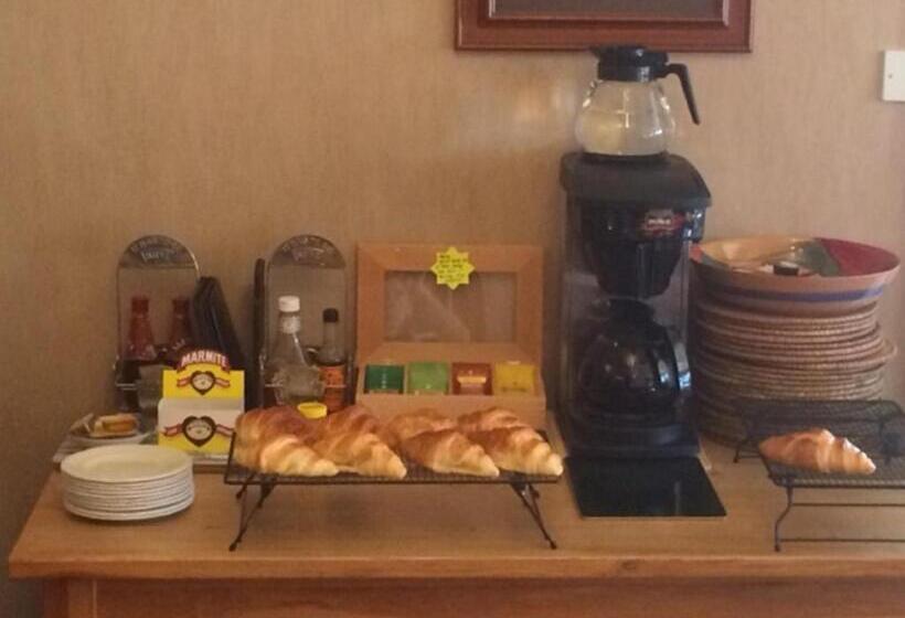 Pine Lodge Guest House