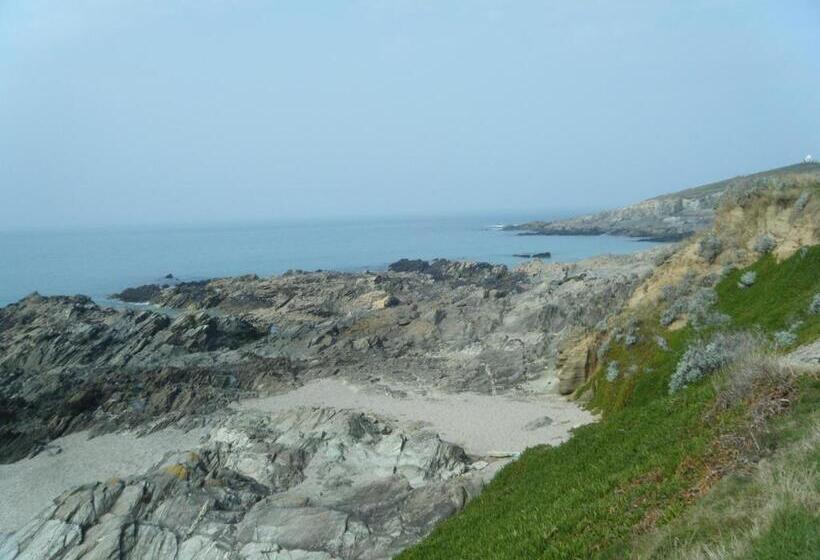 Pine Lodge Guest House