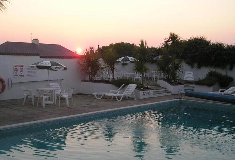 Pine Lodge Guest House