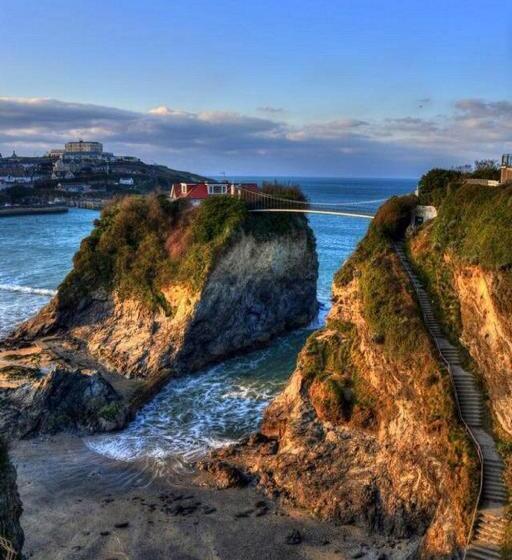 Pine Lodge Guest House