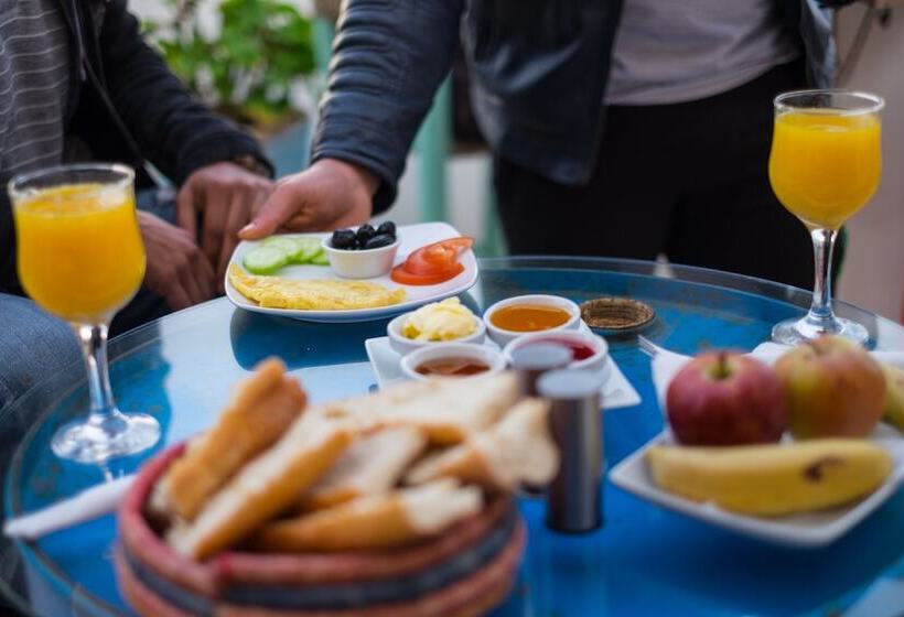 Riad Inna & Watersports Center