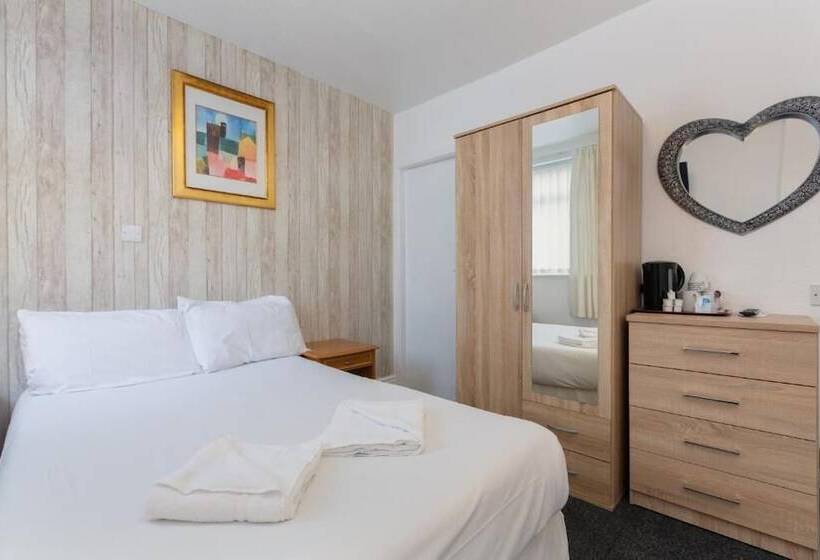 The Sandringham Court Hotel & Apartment With High Speed Wi Fi