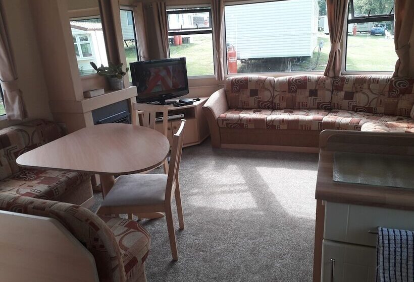 3 Bedroom Caravan At Thorness Bay