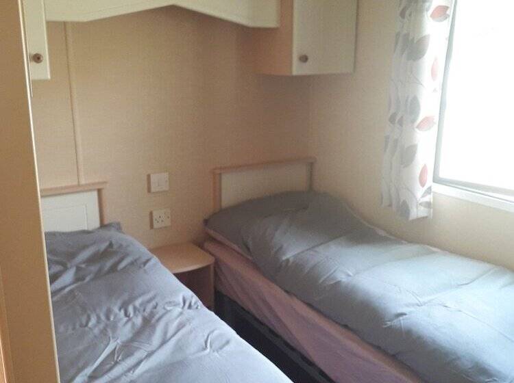 3 Bedroom Caravan At Thorness Bay