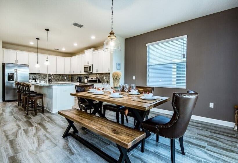 6 Bdrm 5 Bath Golf Resort