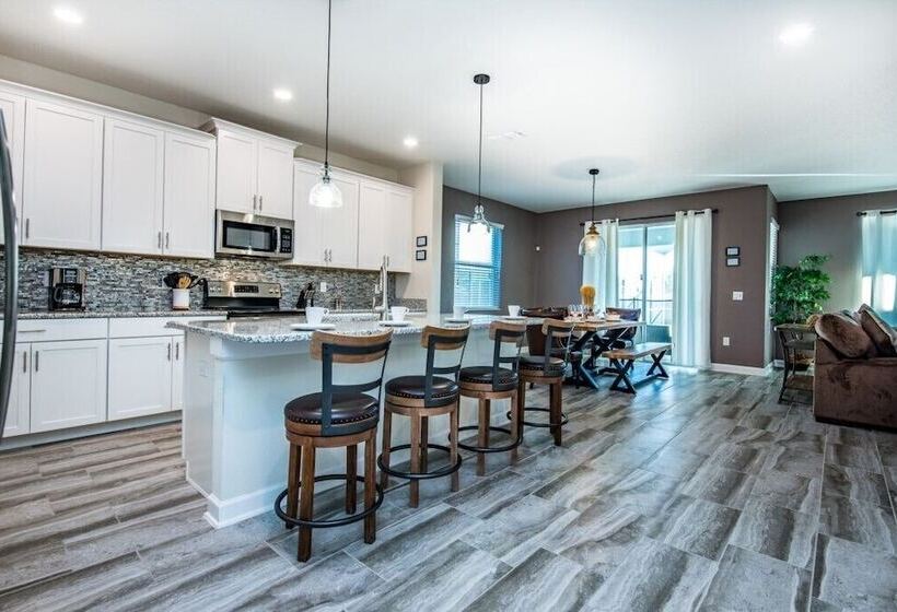 6 Bdrm 5 Bath Golf Resort