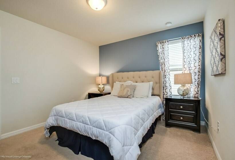 8 Bed Villa With Games, Pool & Spa