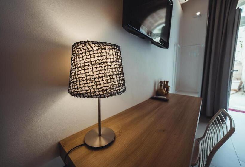 住宿加早餐  Endea Suite Rooms & Lounge Spa