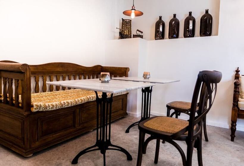 تختخواب و صبحانه Lemon Tree House