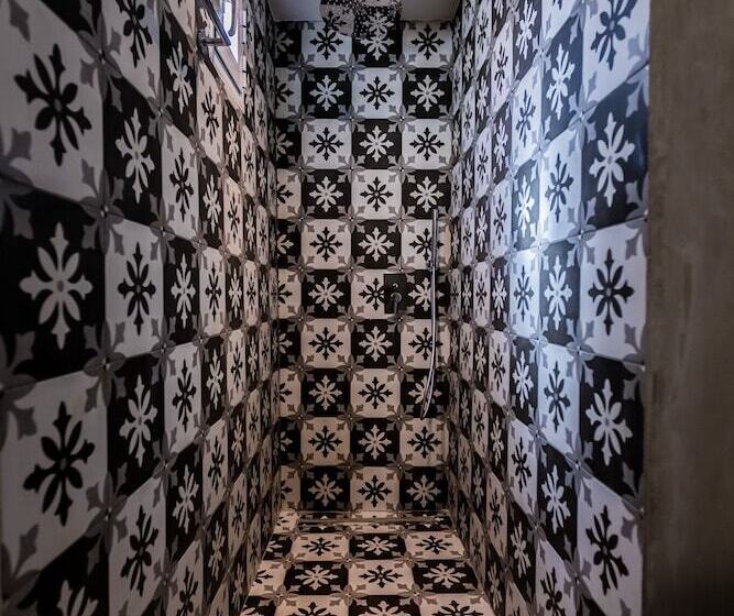 تختخواب و صبحانه Lemon Tree House