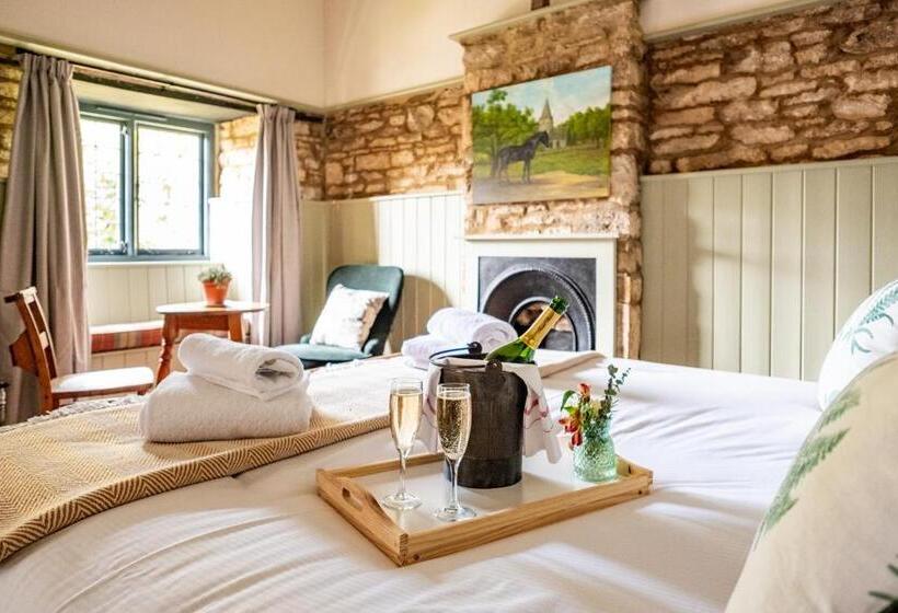 צימר The Bell At Sapperton