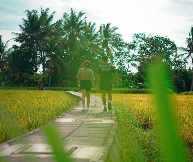 مبيت وإفطار Wana Shanti Villa