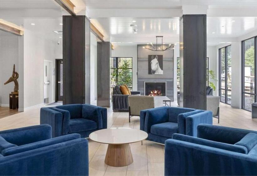 Cambria Hotel Copper Mountain