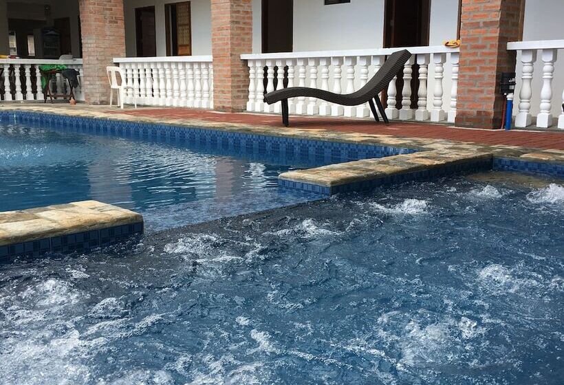 Casa Trias Hotel And Beach Resort