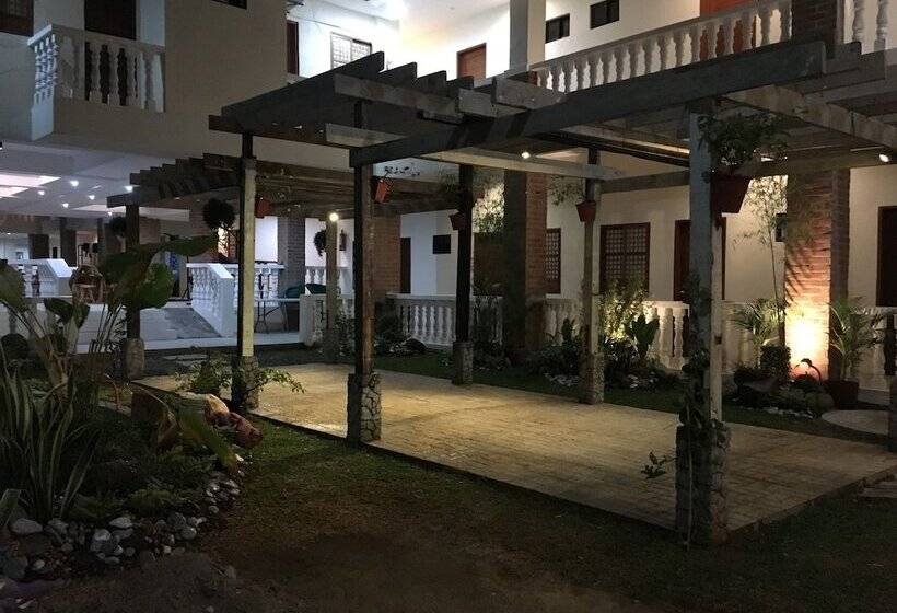 Casa Trias Hotel And Beach Resort