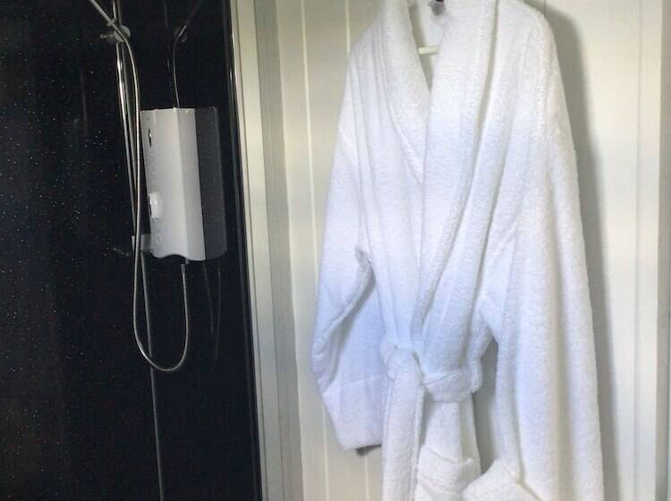 Charming Luxurious Rural Shepherds Hut