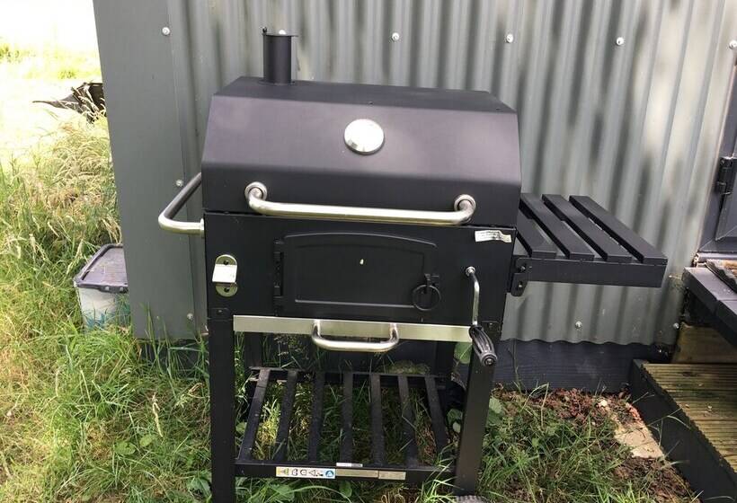 Charming Luxurious Rural Shepherds Hut