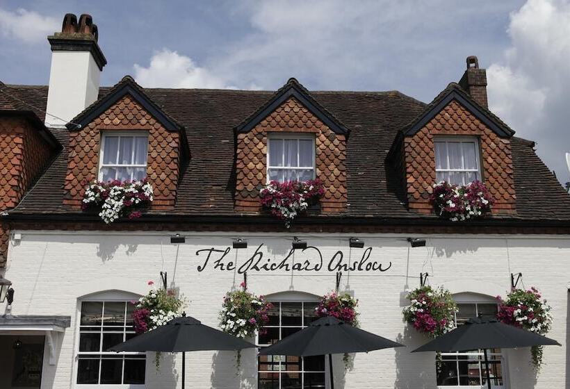 Хостел The Richard Onslow