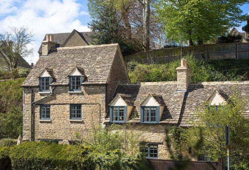 פונדק The Royal Oak Tetbury