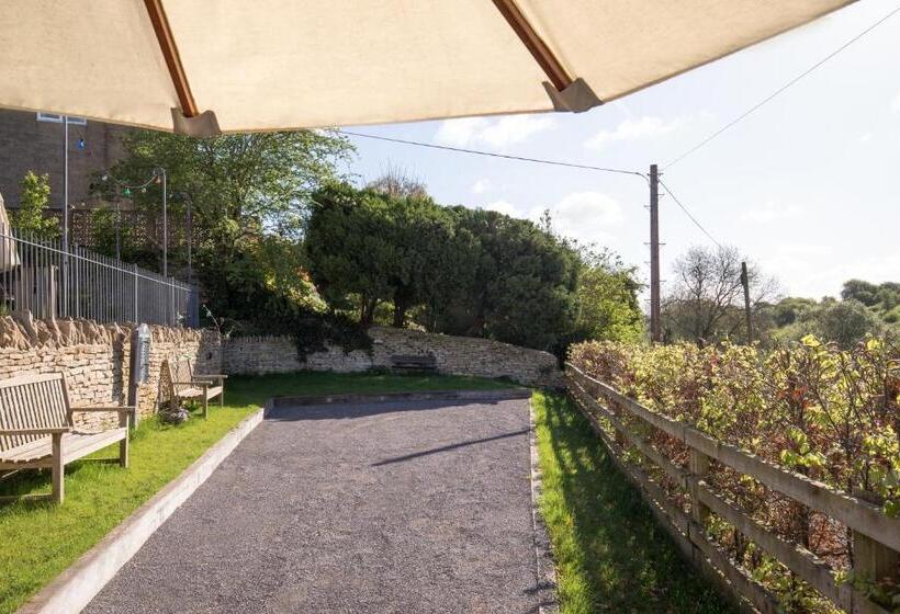 פונדק The Royal Oak Tetbury