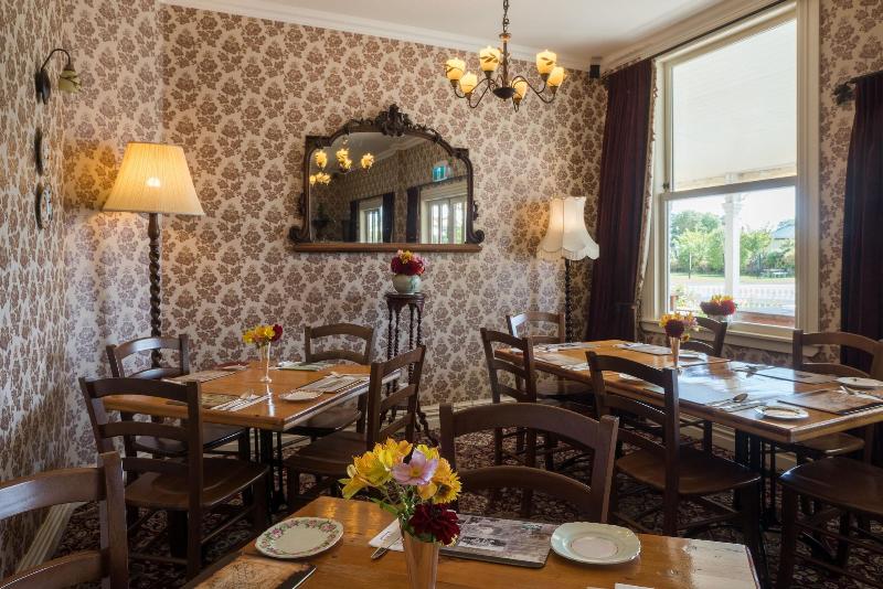 פונדק Theatre Royal