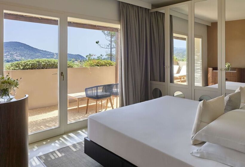 בית מלון כפרי Baia Di Chia Resort Sardinia, Curio Collection By Hilton