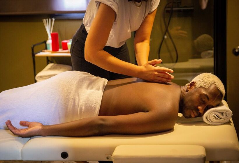 Dave Red Athens, A Member Of Brown Hotels