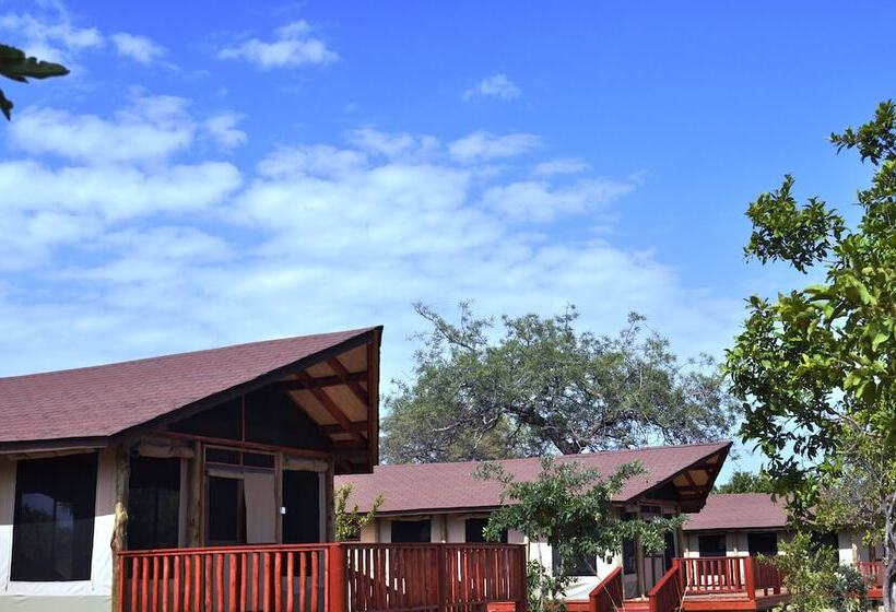 هتل Elephant Rock Luxury Camp Tarangire