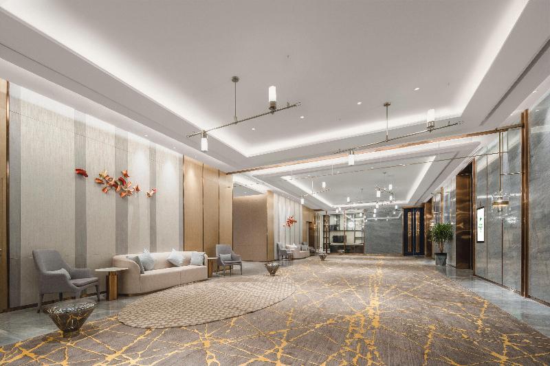 Отель Holiday Inn Fuyang By Ihg