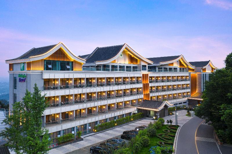 Отель Holiday Inn Resort Mengding Mountain By Ihg
