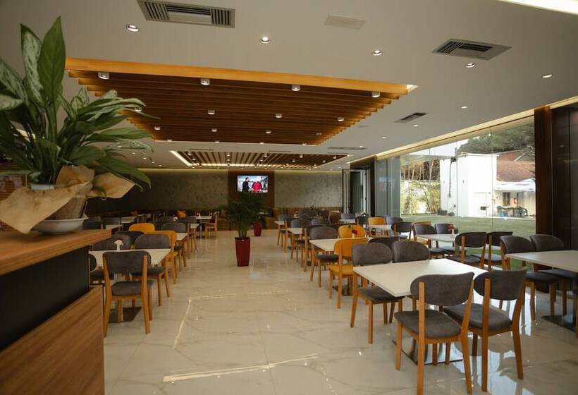 酒店 Kompleksi Royal