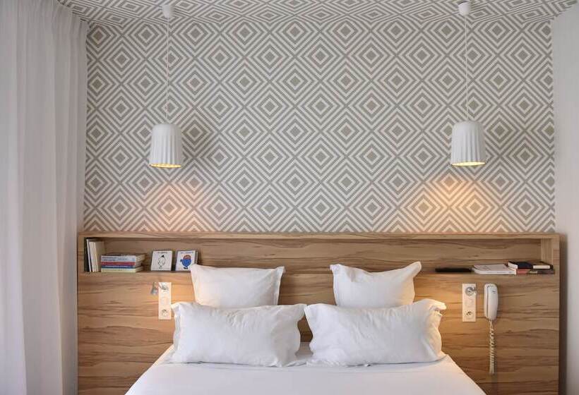 Отель Hôtel Et Apparts Marin