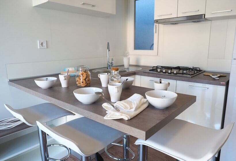 בית מלון כפרי Mobile Homes Mediteran Campsite Klenovica