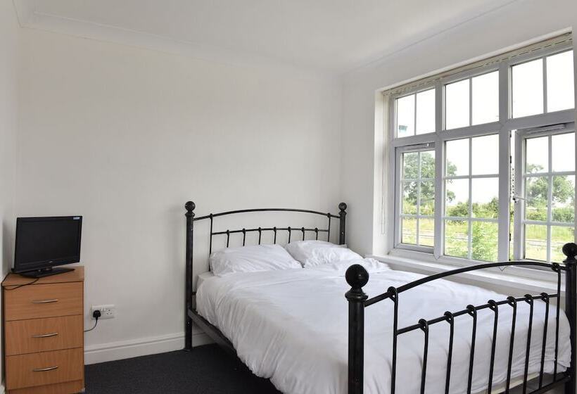 فندق Oyo Lodge  Birmingham Airport & Nec