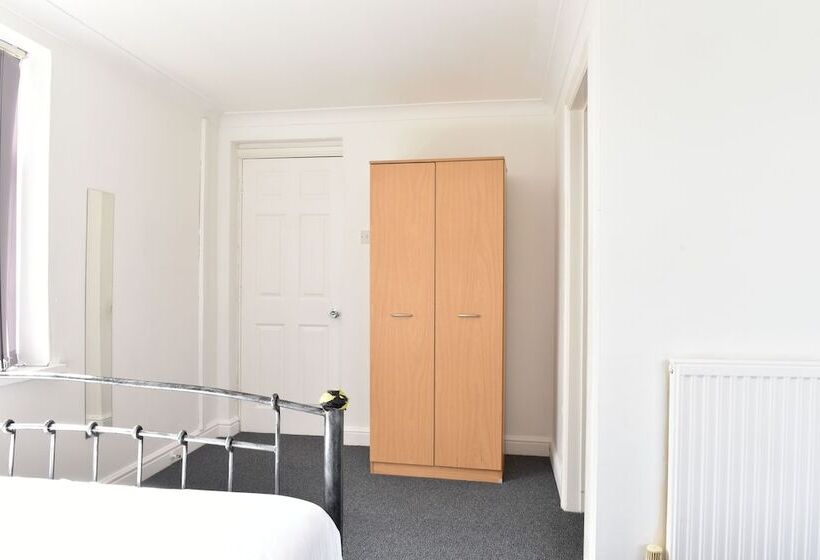 فندق Oyo Lodge  Birmingham Airport & Nec