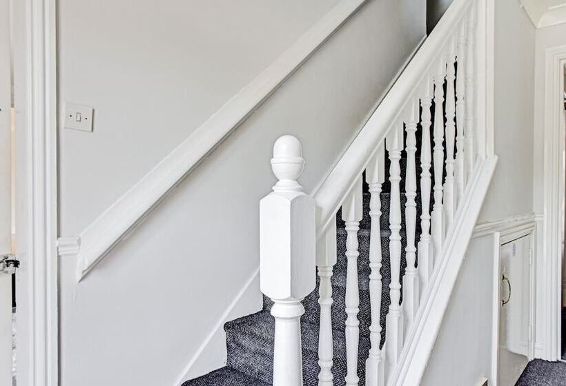 فندق Oyo Lodge  Birmingham Airport & Nec