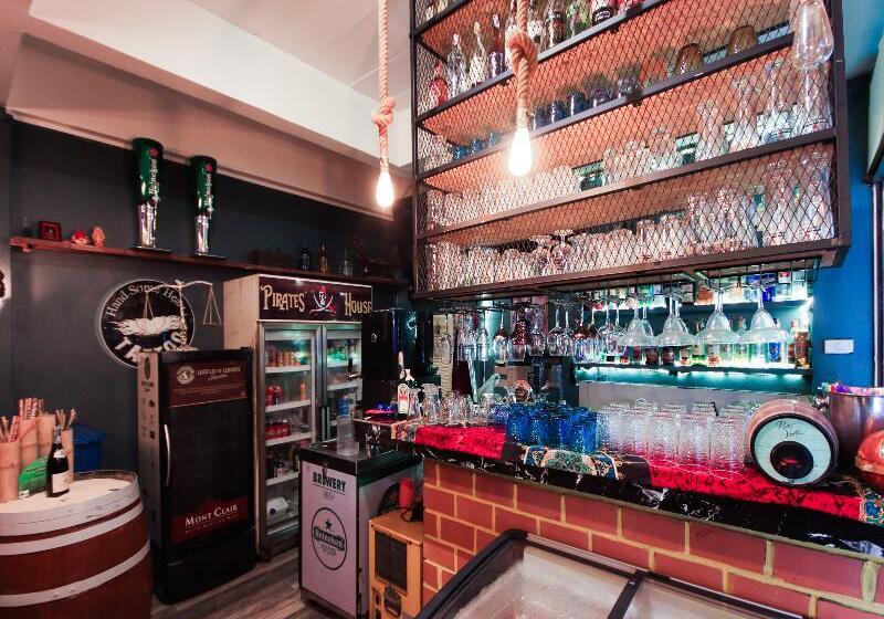 호텔 Pirates House Phi Phi Island