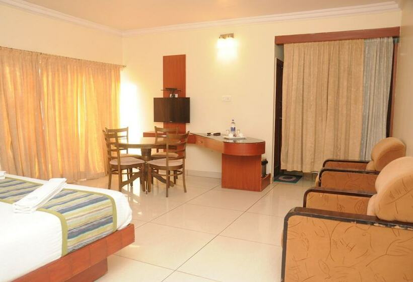 فندق Suvarna Regency