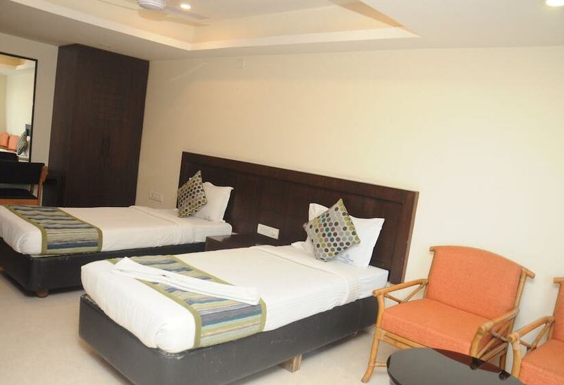 فندق Suvarna Regency