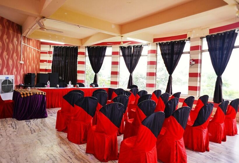 בית מלון כפרי The Greenland Resort