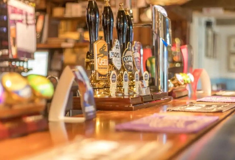 ホテル The Top House Inn