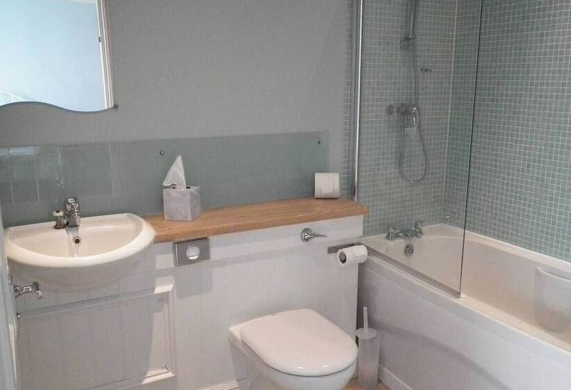 ホテル The Top House Inn