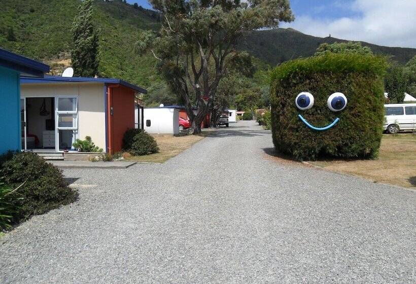 酒店 Picton S Waikawa Bay Holiday Park