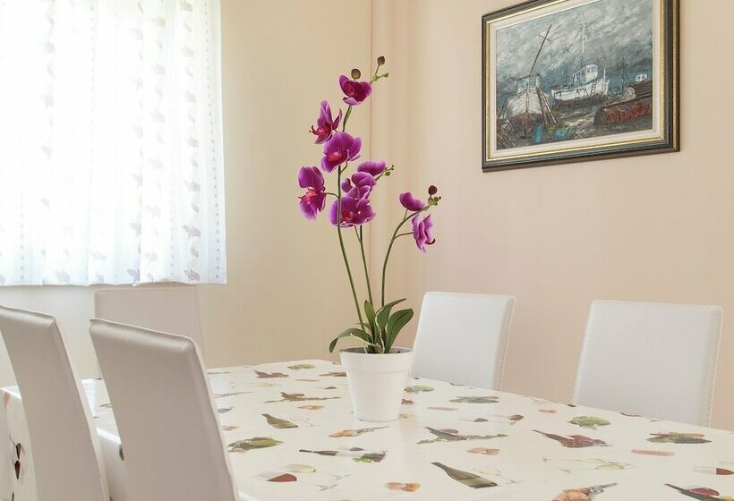 Ideal Destination For Summer Holiday In Countryside Near Sea