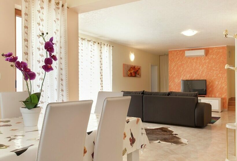 Ideal Destination For Summer Holiday In Countryside Near Sea