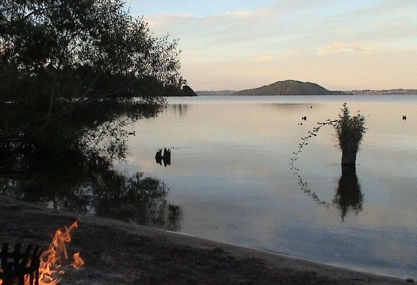 Koutu Beach Bed And Breakfast