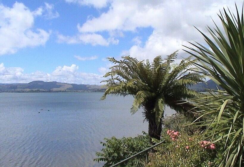 Koutu Beach Bed And Breakfast