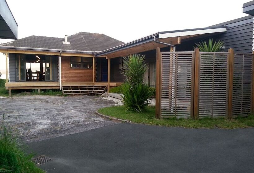 Koutu Beach Bed And Breakfast