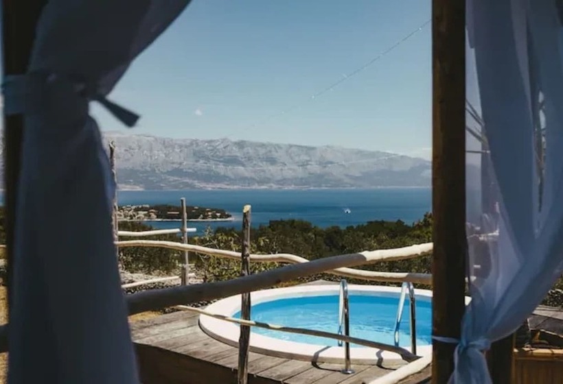 Lovely Cottage With Sea Views In Selca, Croatia